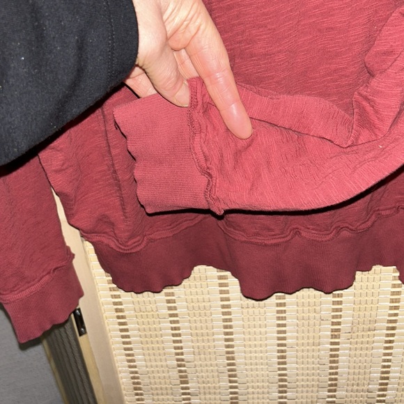 Women’s MODODOC LOS ANGELES/XL CRANBERRY medium Wait pull over top gently used - Picture 9 of 10